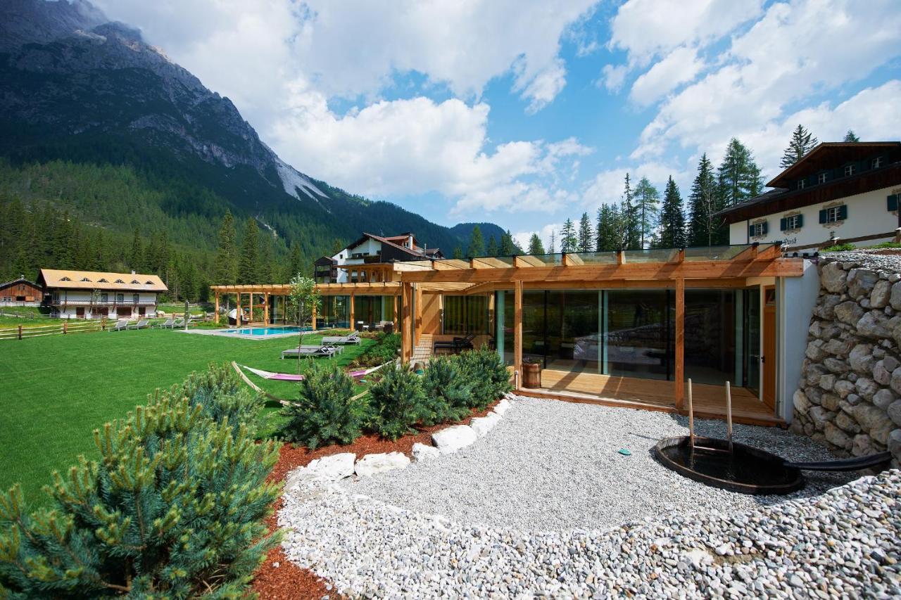 Hotel Dolomitenhof & Chalet Alte Post Sexten Eksteriør billede