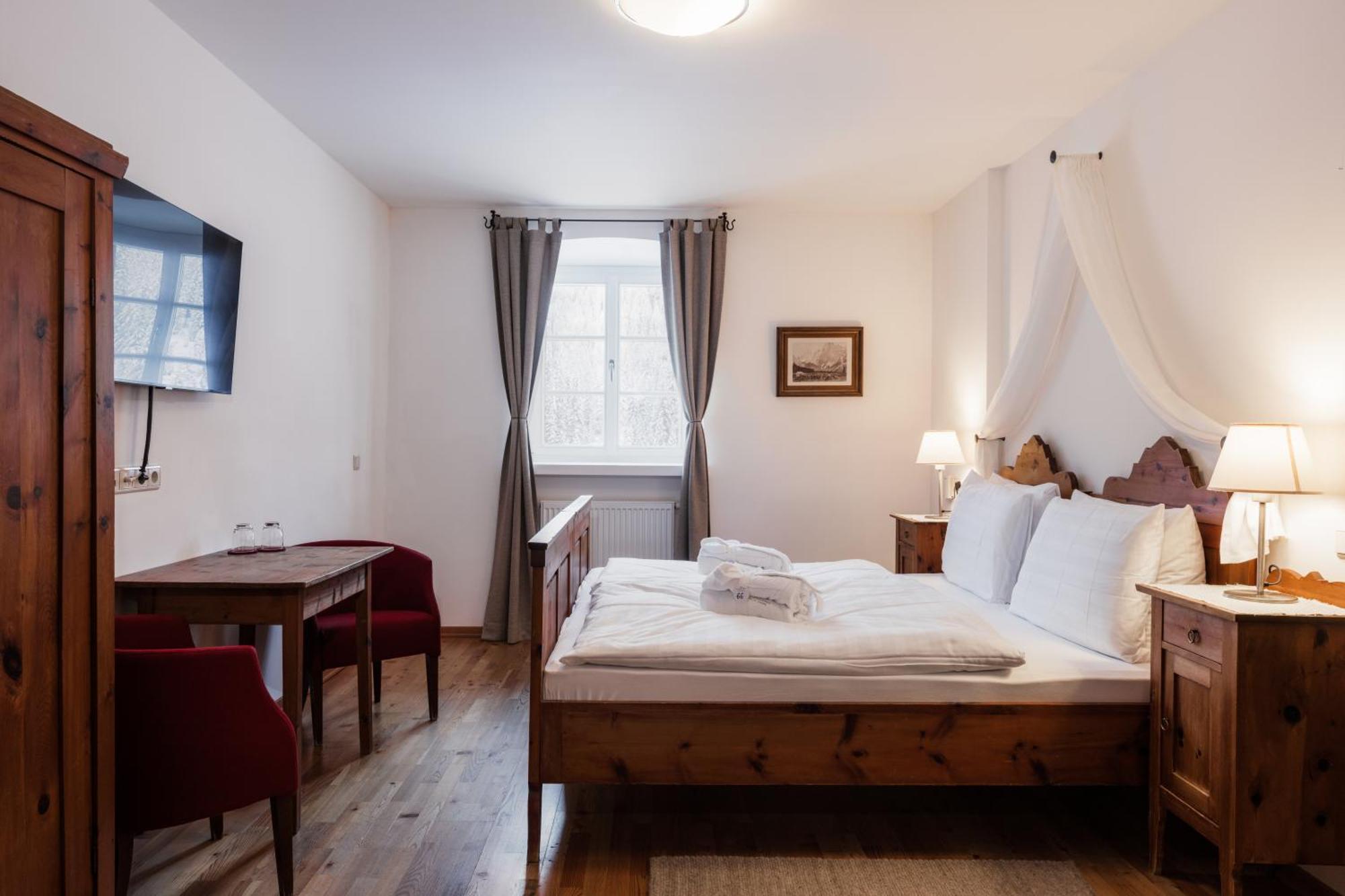 Hotel Dolomitenhof & Chalet Alte Post Sexten Eksteriør billede