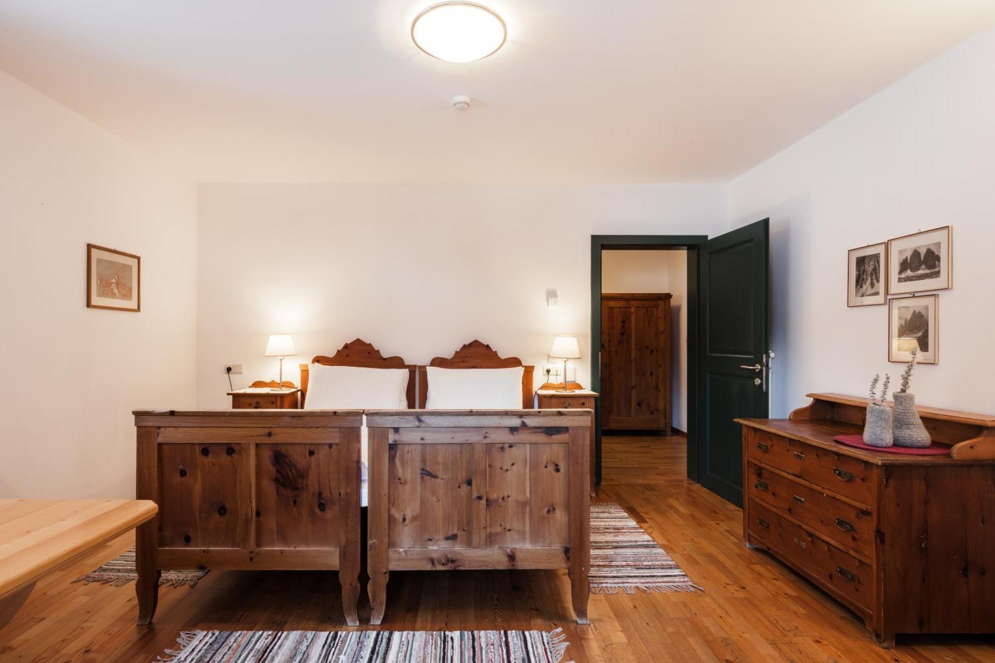 Hotel Dolomitenhof & Chalet Alte Post Sexten Eksteriør billede
