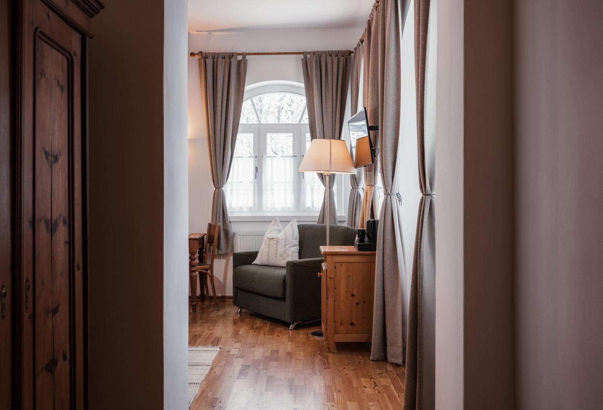 Hotel Dolomitenhof & Chalet Alte Post Sexten Eksteriør billede