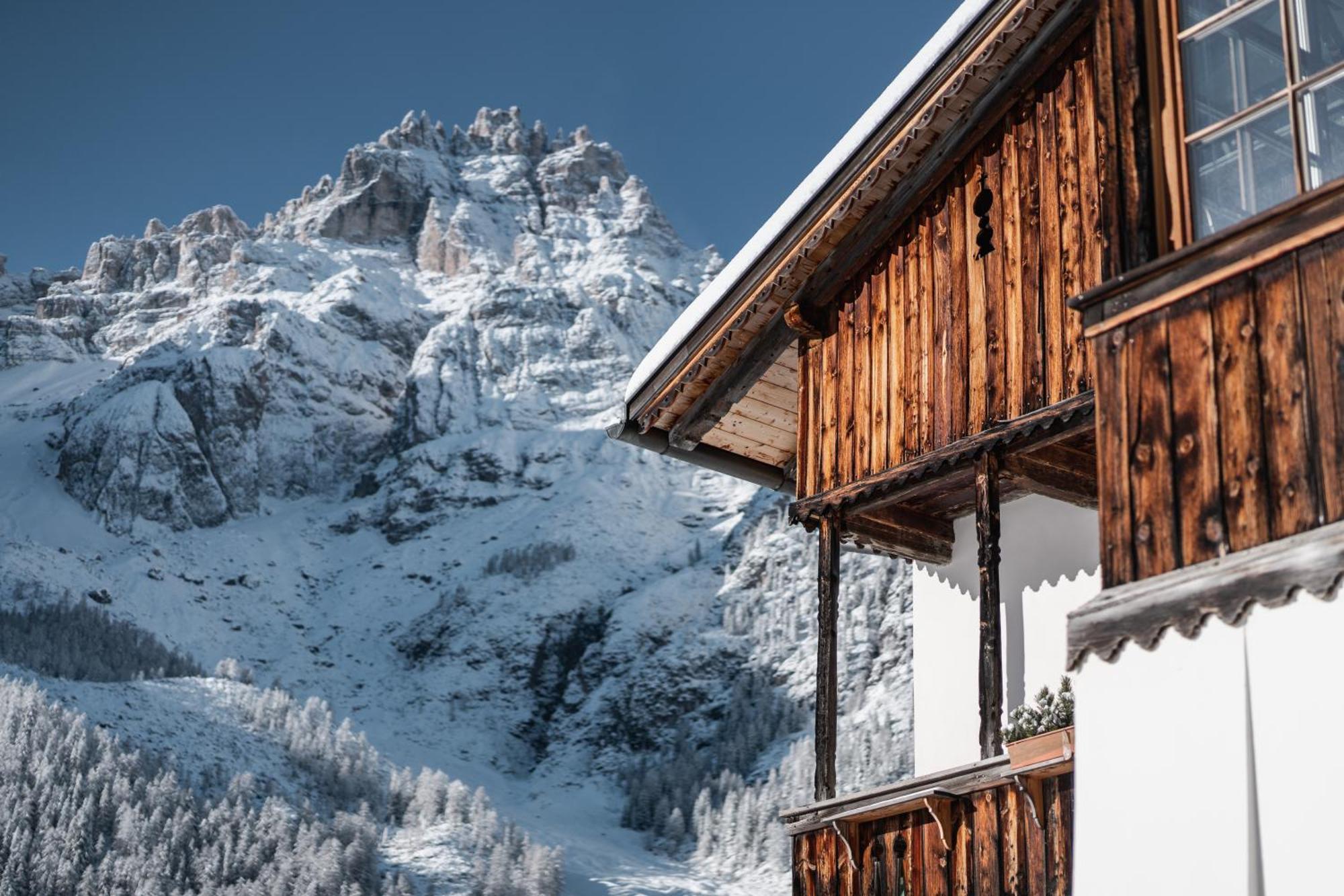 Hotel Dolomitenhof & Chalet Alte Post Sexten Eksteriør billede