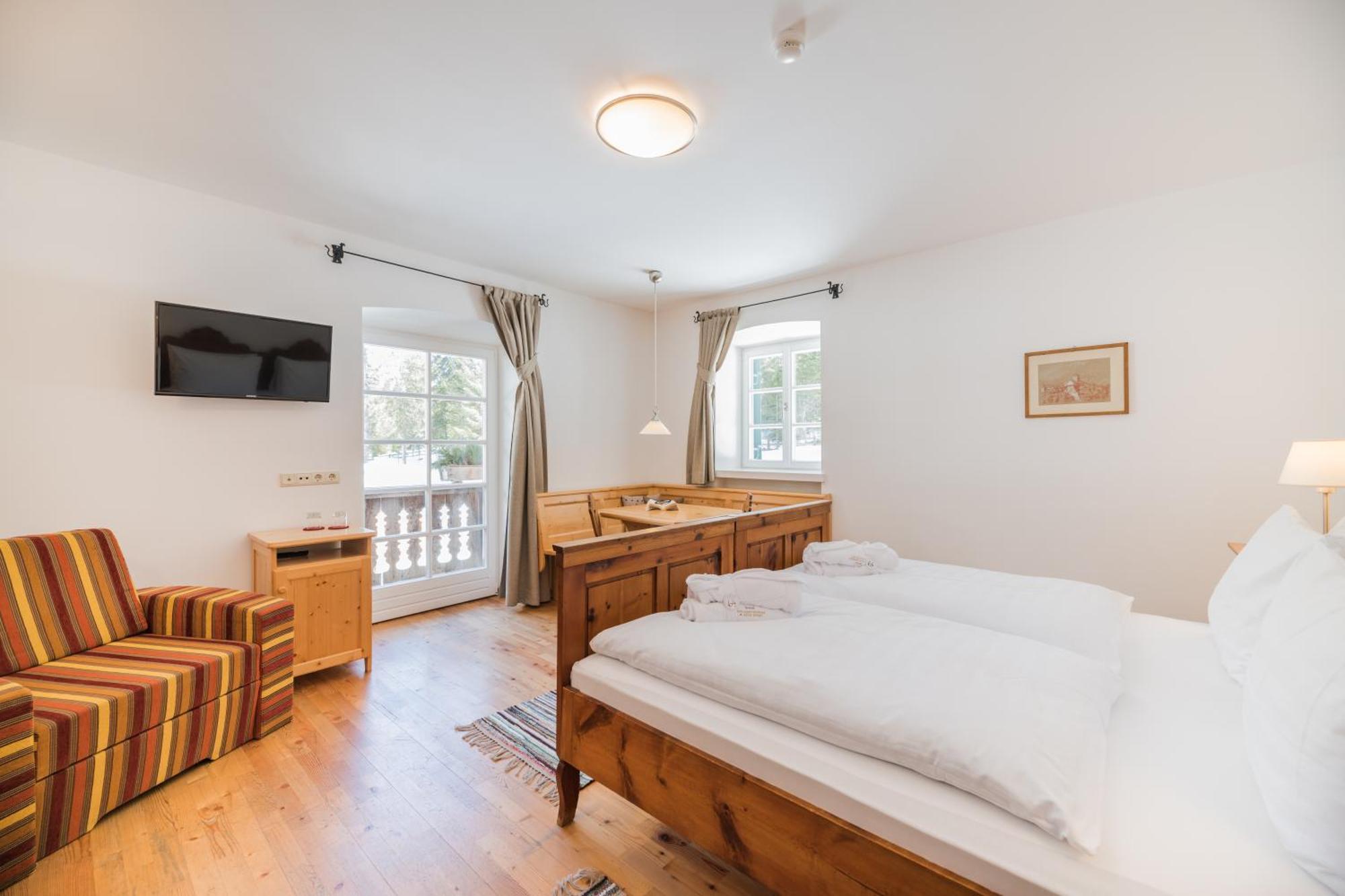 Hotel Dolomitenhof & Chalet Alte Post Sexten Eksteriør billede