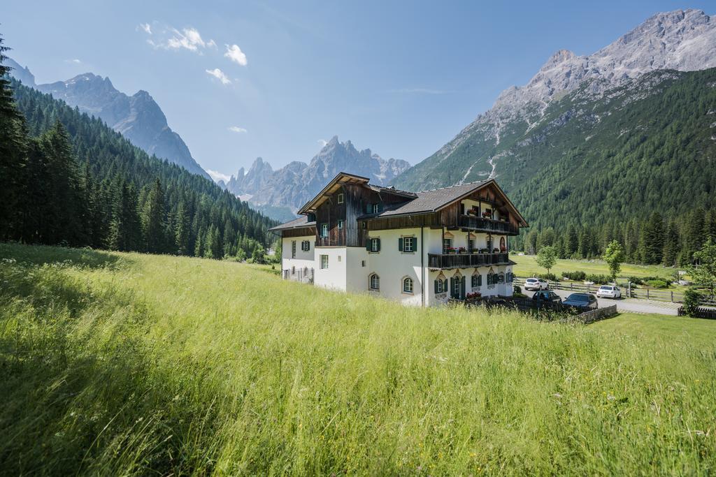 Hotel Dolomitenhof & Chalet Alte Post Sexten Eksteriør billede