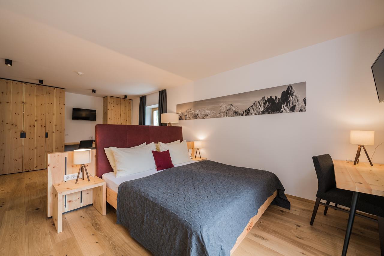 Hotel Dolomitenhof & Chalet Alte Post Sexten Eksteriør billede